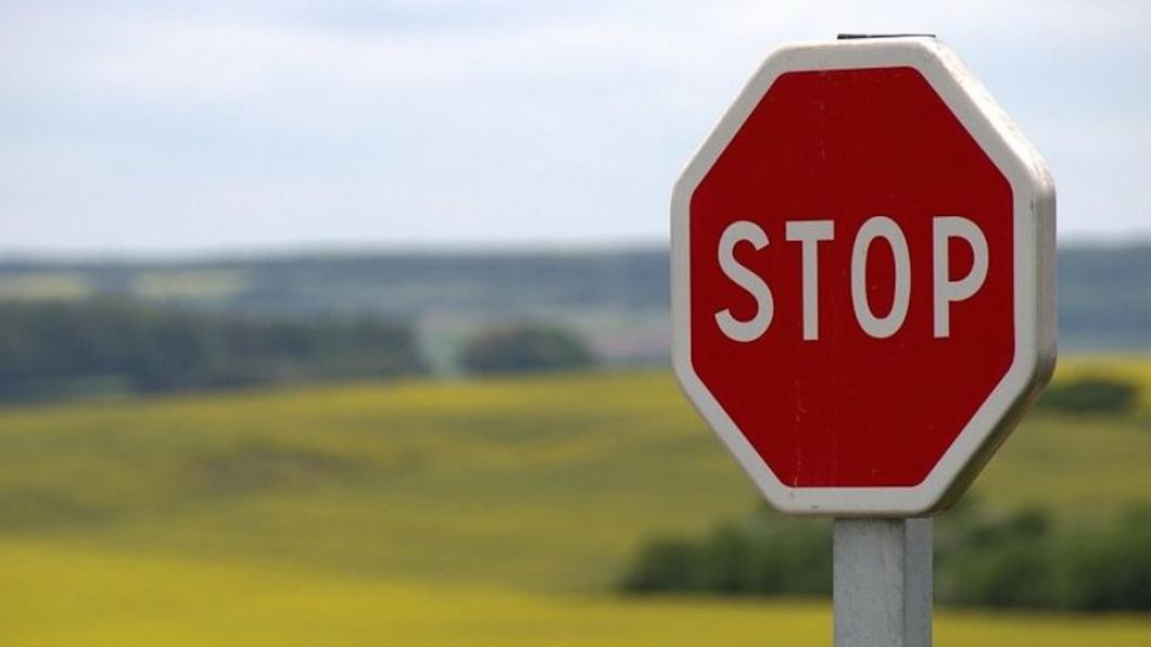 stop-634941_960_720.jpg