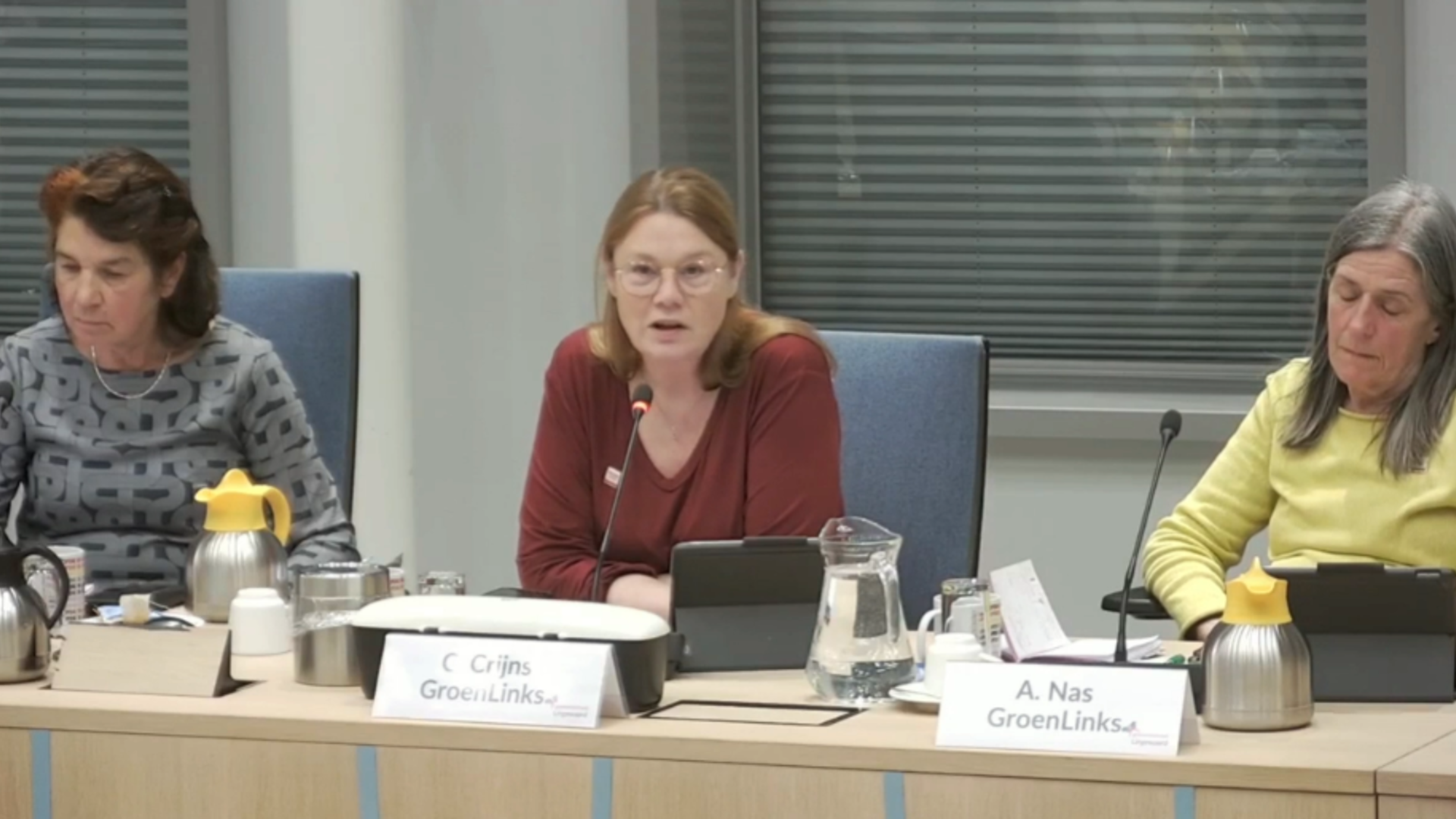 Gemeenteraad 5 maart Lingewaard Lianne, Chantal en Arianne